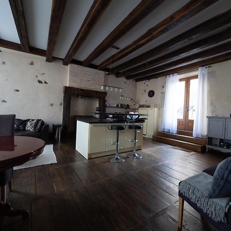 Pont Vieux Chambres Et Gites 콩폴랑 외부 사진