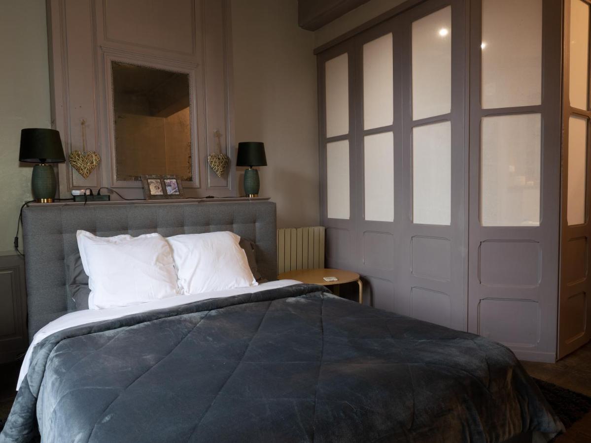 Pont Vieux Chambres Et Gites 콩폴랑 외부 사진