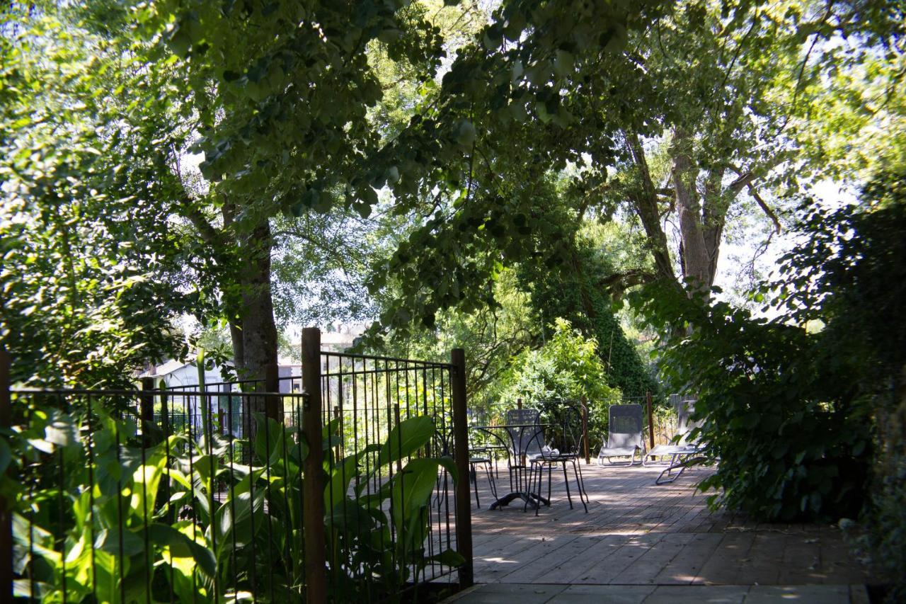 Pont Vieux Chambres Et Gites 콩폴랑 외부 사진