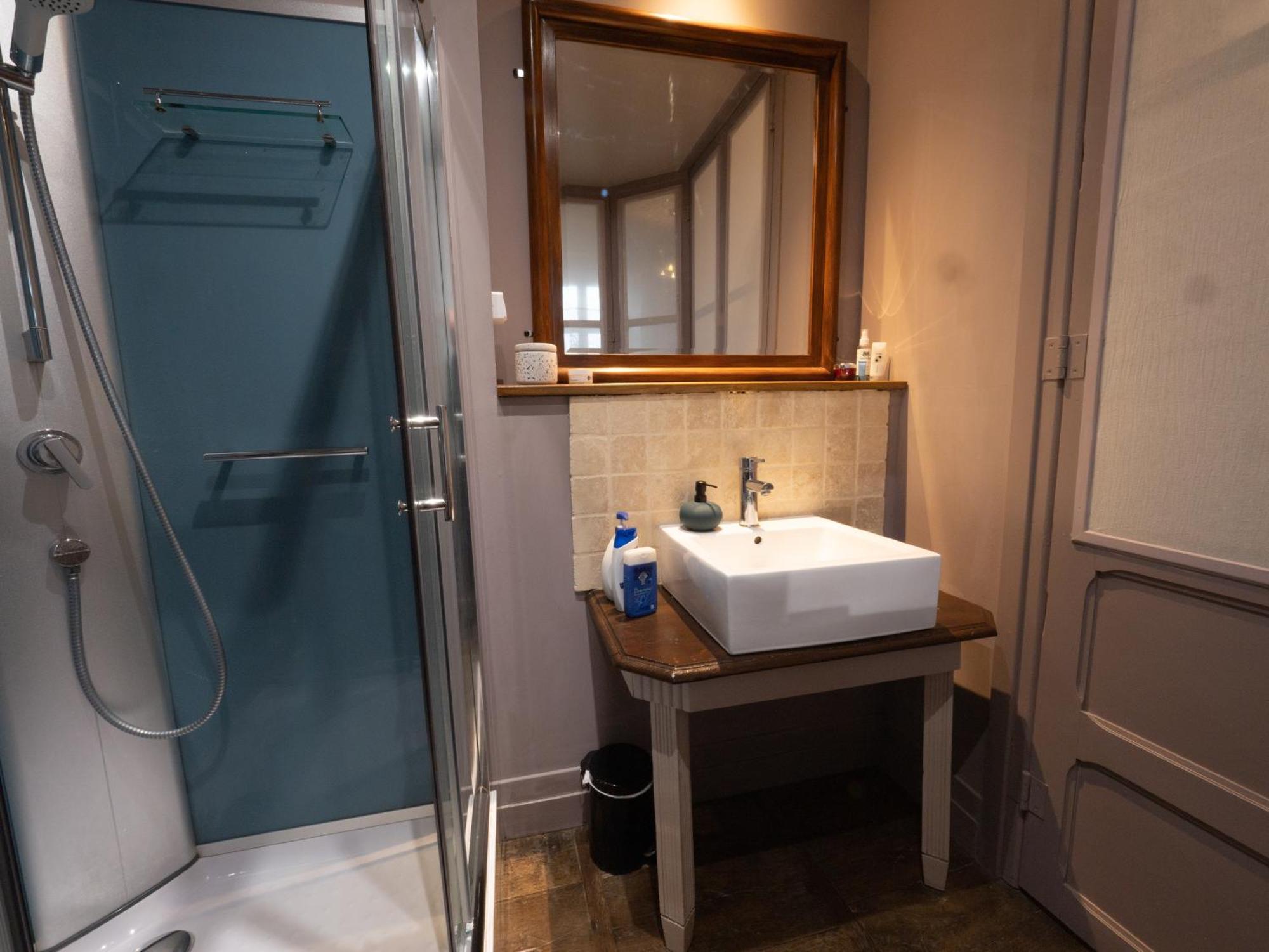 Pont Vieux Chambres Et Gites 콩폴랑 외부 사진